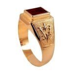 Carretón de oro amarillo nacional con piedra roja rectangular