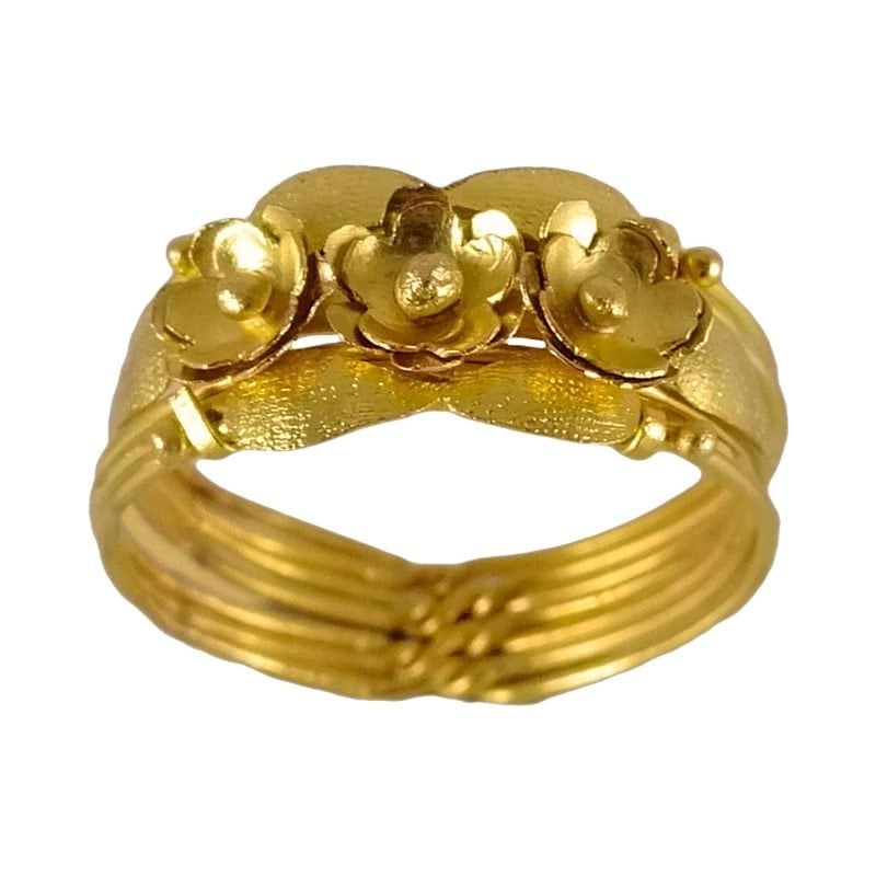Anillo de oro amarillo filigrana modelo siete ramales con flores