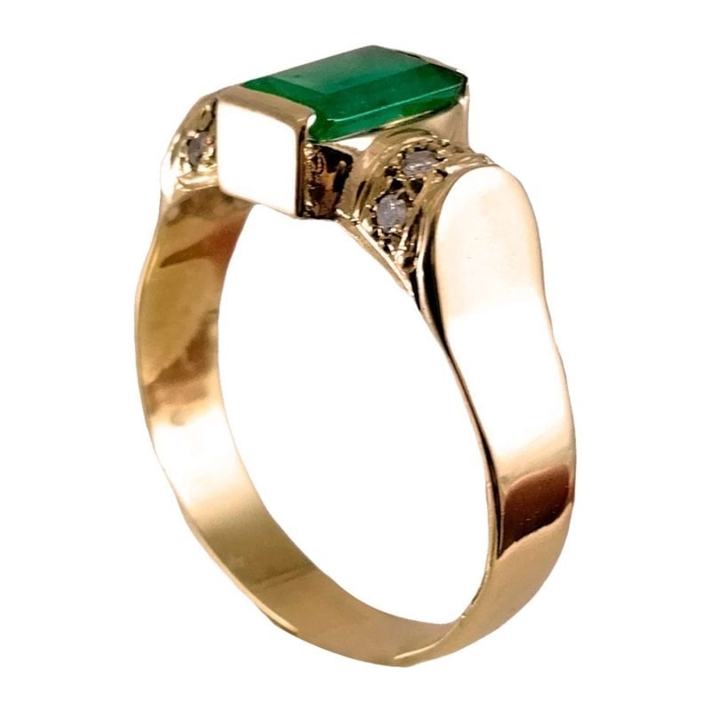 Anillo de oro amarillo italiano con brillantes y esmeralda