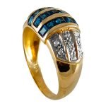 Anillo de oro amarillo italiano con líneas de chispas y zafiros