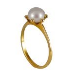 Anillo de oro amarillo nacional con perla de agua dulce engarzada