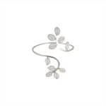 Esclava de plata filigrana con diseño de hojas