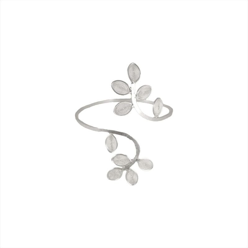 Esclava de plata filigrana con diseño de hojas