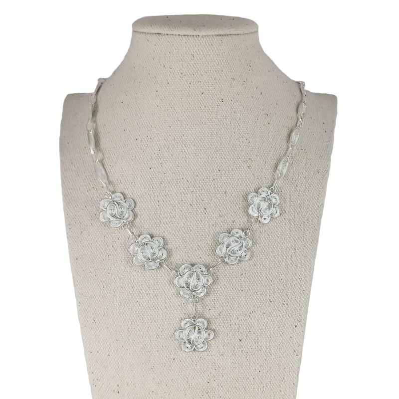 Collar de plata filigrana con diseños de ñandutí