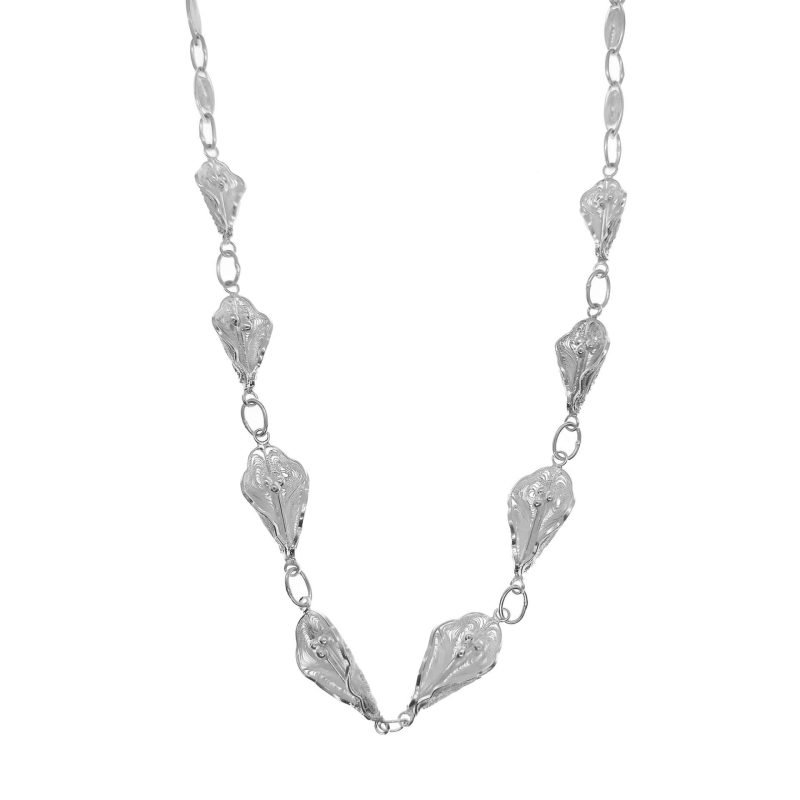 Collar de plata filigrana con diseños de calas