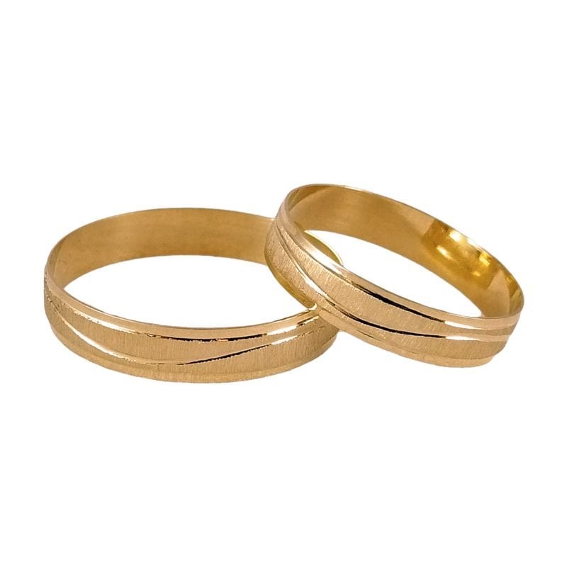 Par de alianzas de oro amarillo nacional lisa con satinado en medio y detalle de onda