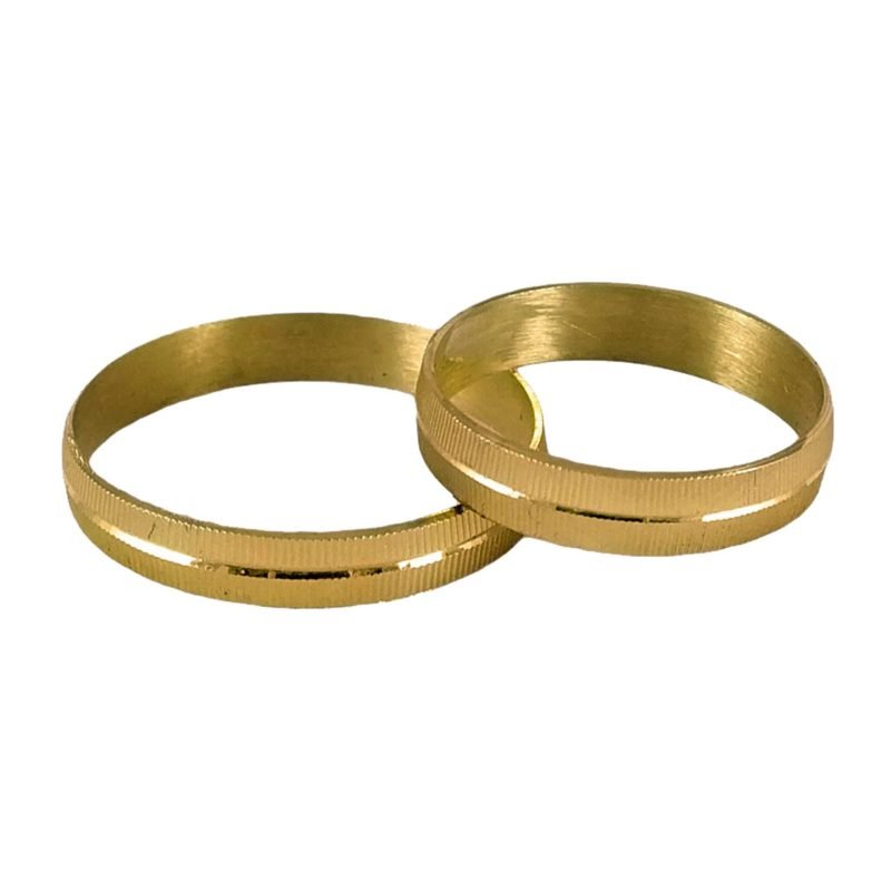Par de alianzas de oro amarillo modelo italiano con detalles