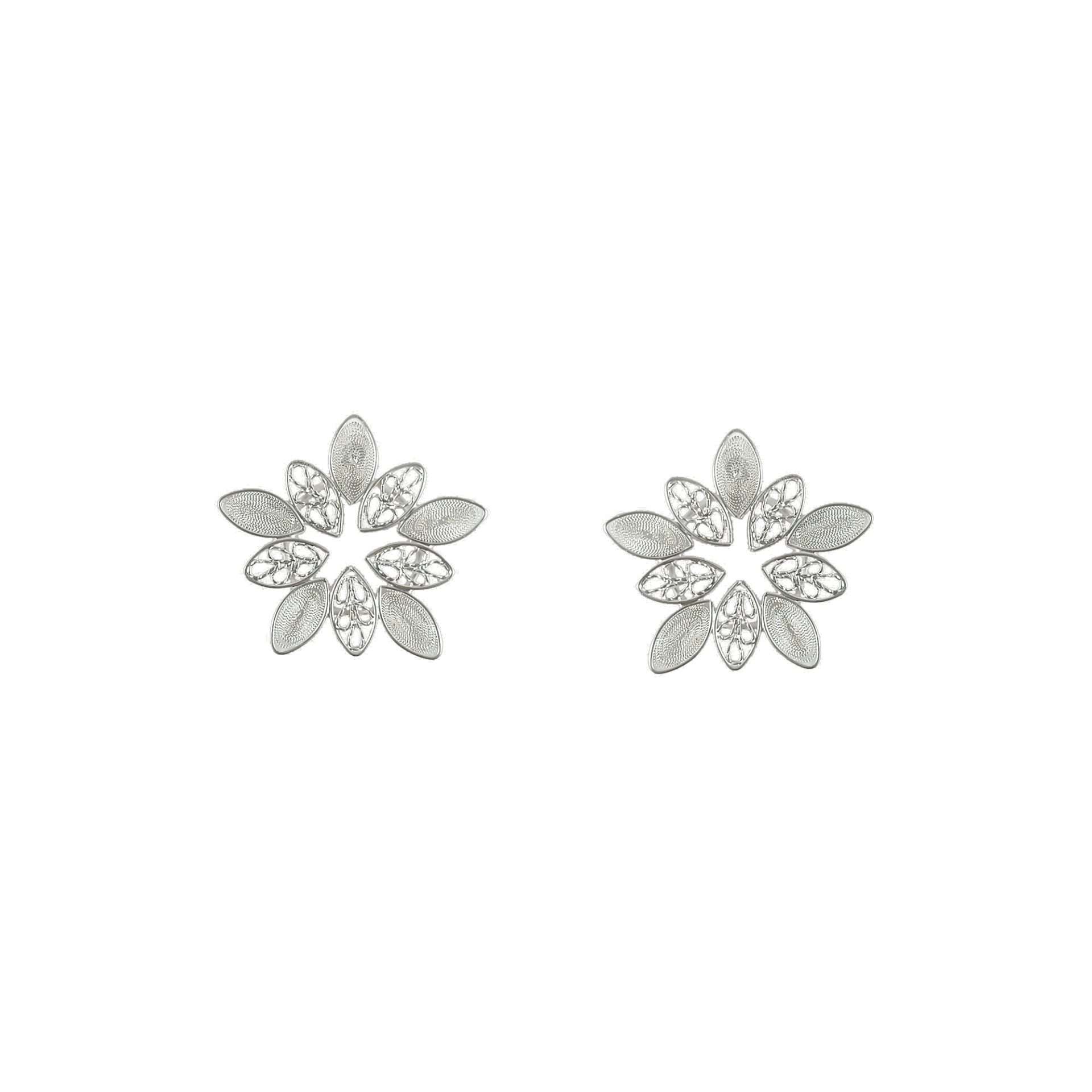 Aros de plata filigrana con diseños de hojas circulares
