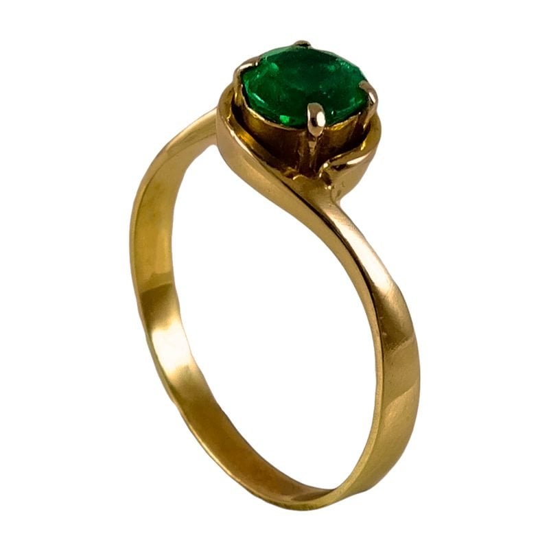 Anillo de oro amarillo italiano modelo cruzado con esmeralda