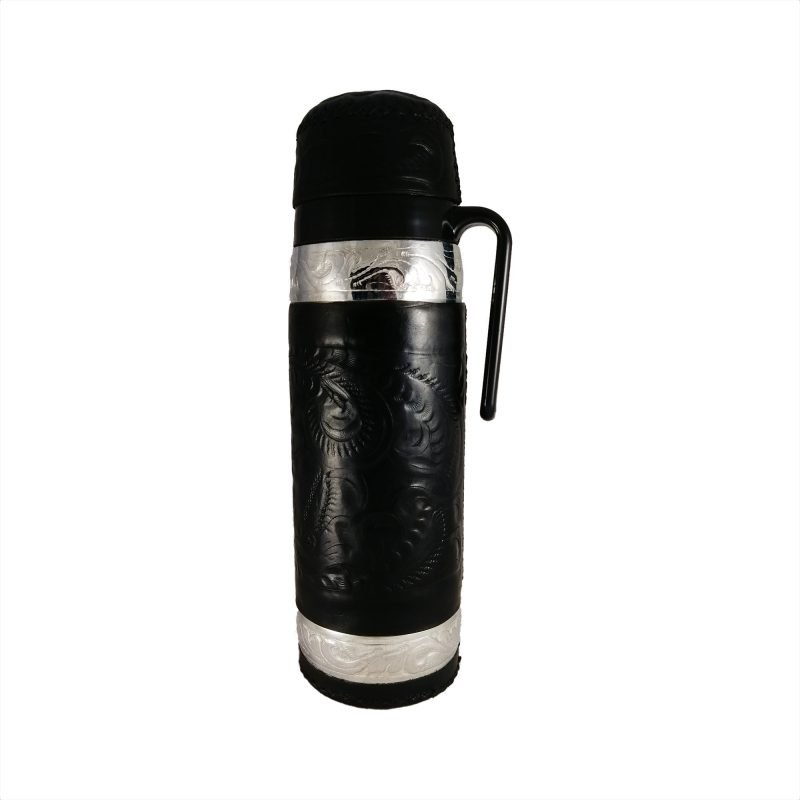 Termo para mate de cuero color negro con detalles en plata