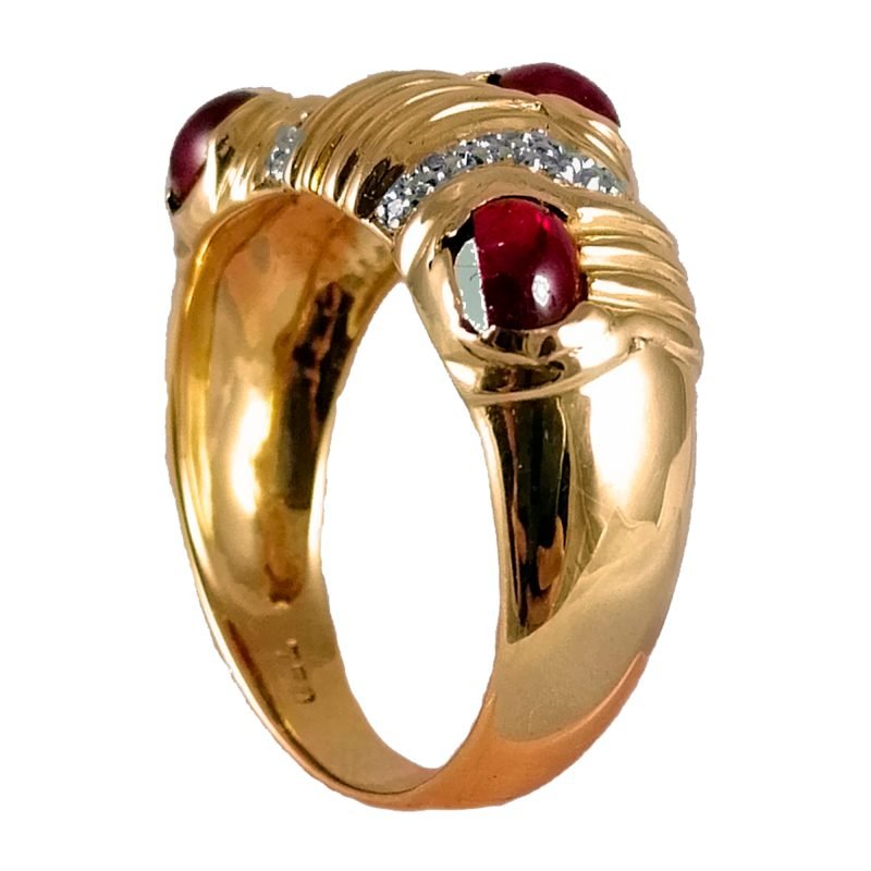 Anillo de oro amarillo italiano estilo carretón con rubíes y brillantes