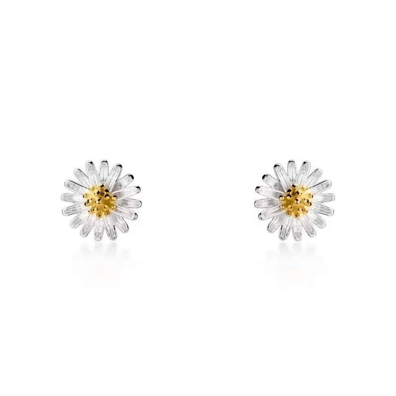 Aros de plata con enchapado en oro en diseño de margarita