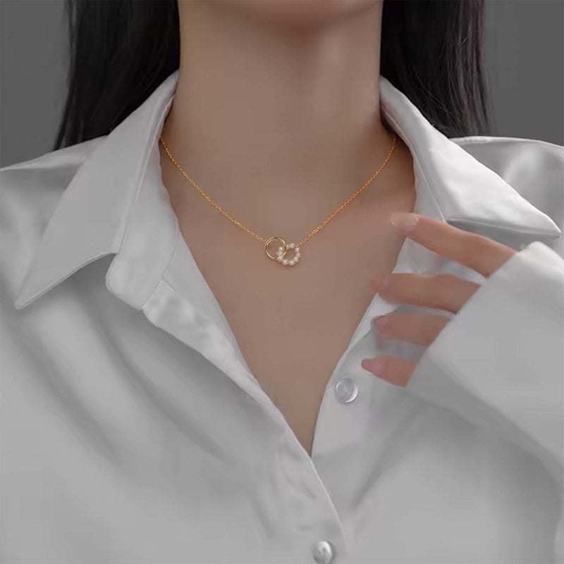 Cadena de Plata con enchapado en oro con anillos enlazados y perlas de agua dulce