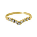 Anillo de oro amarillo italiano con circones blancos en V