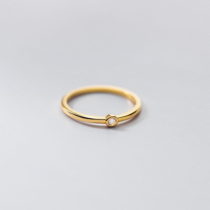 Anillo de plata italiana con enchapado en oro modelo susanita con circón