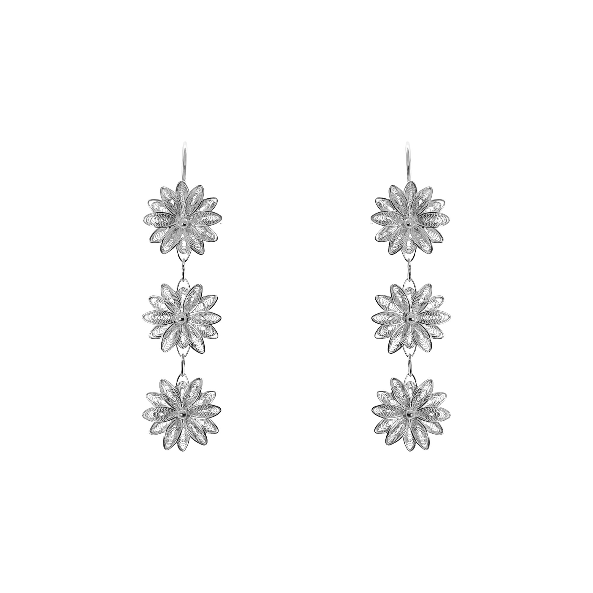 Aros de plata filigrana con tres flores colgantes