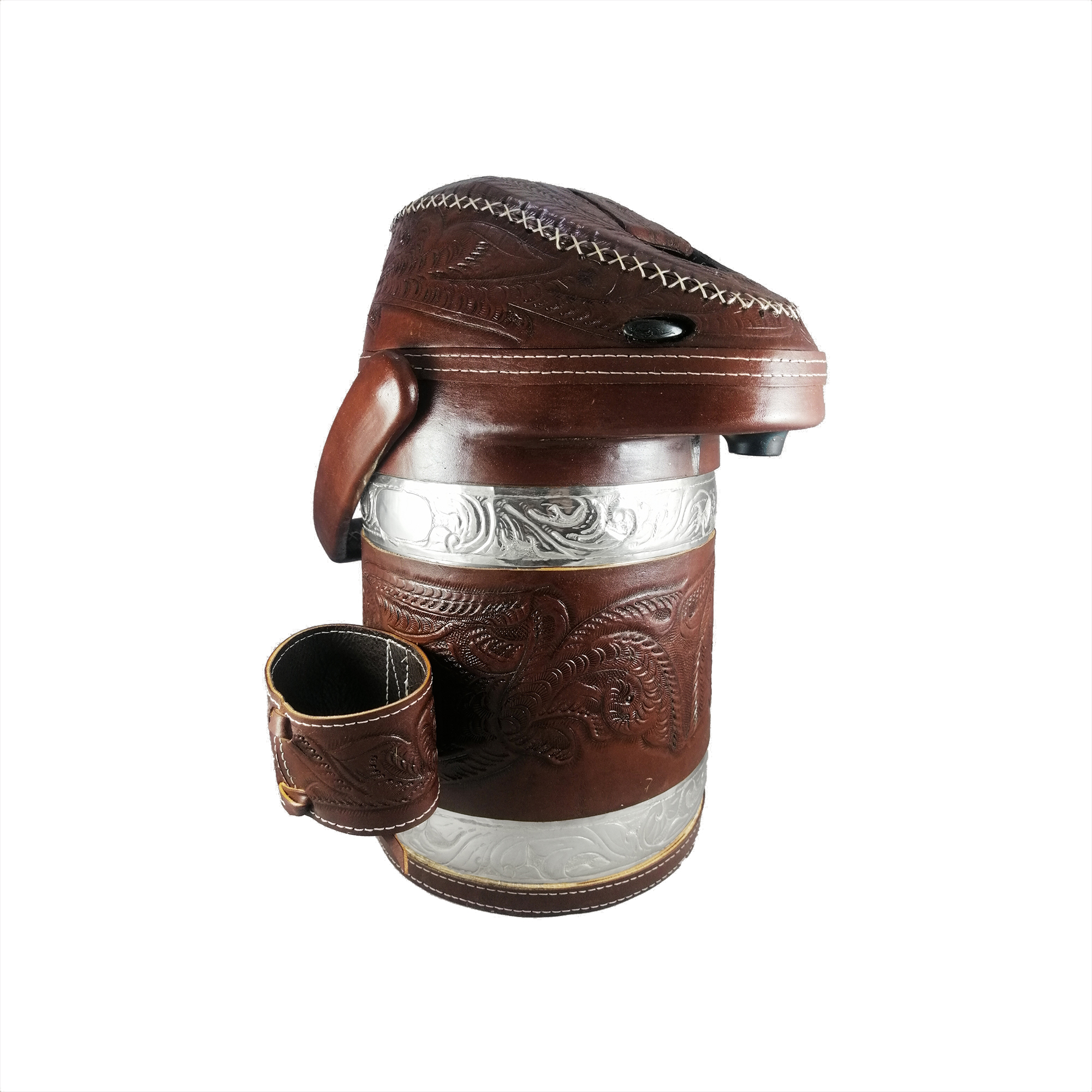 Termo forrado de cuero con detalles en plata