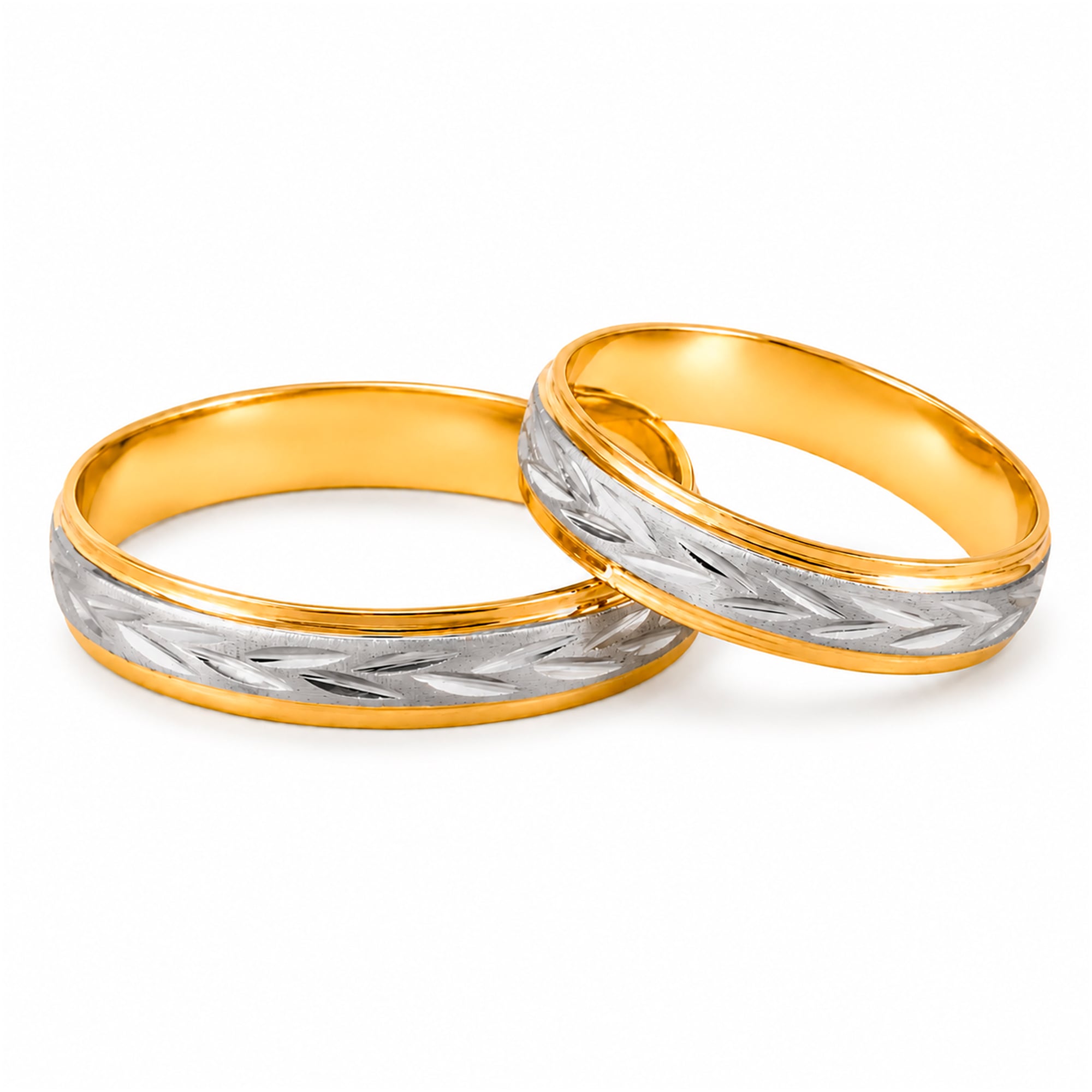 Par de alianzas satinadas de oro amarillo y blanco 18K – diseño rayas en V