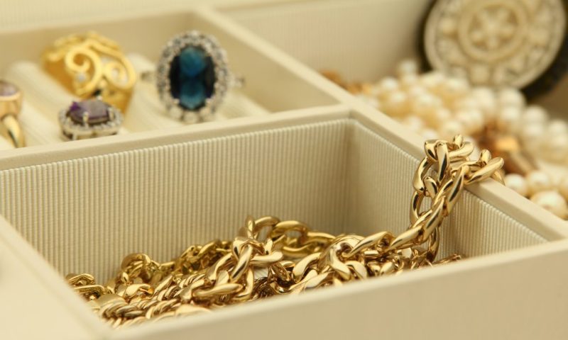jewerly-care1-1009240946
